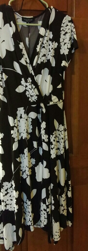 Floral :-)Neck dark brown and White Classic